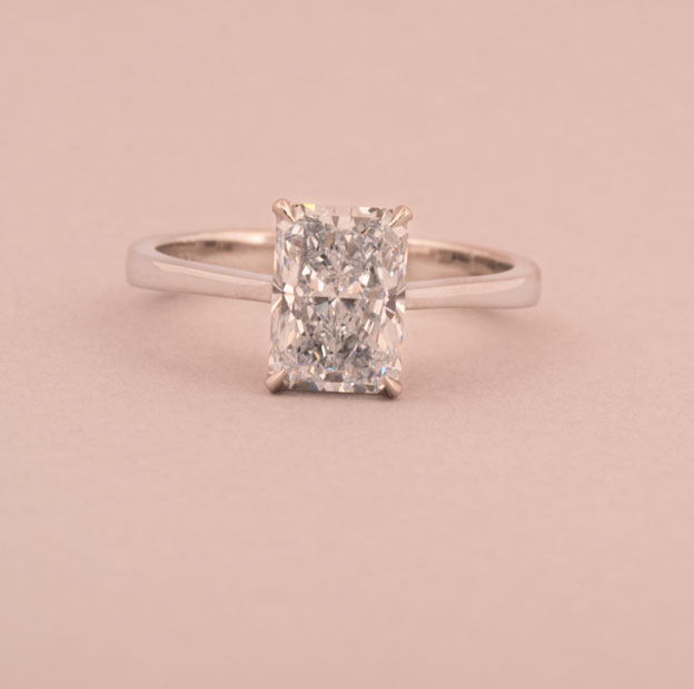 Radiant-shaped diamond